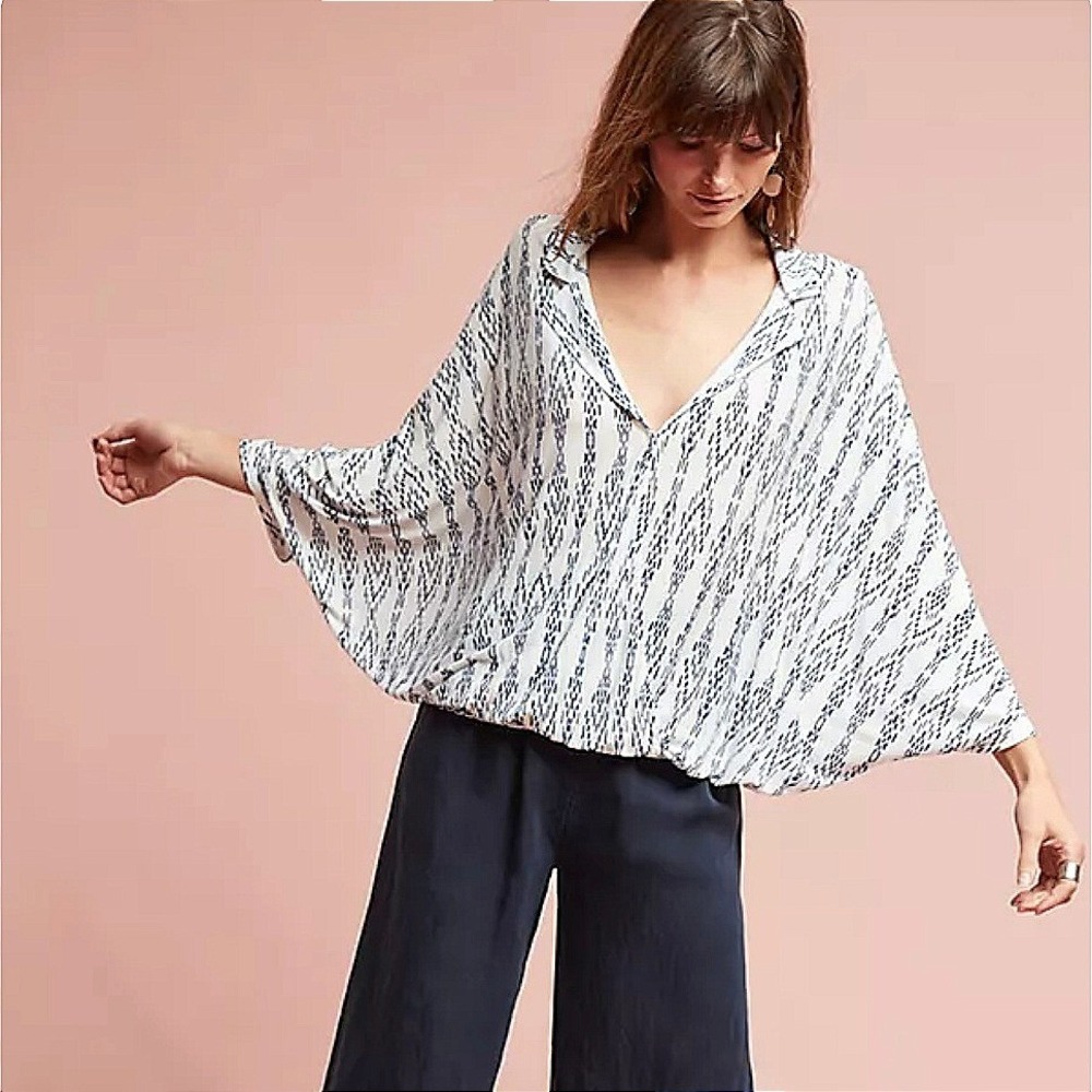 anthropologie Collared V-Neck Top Womens XS:S White/Blue Ikat Batwing Blouse